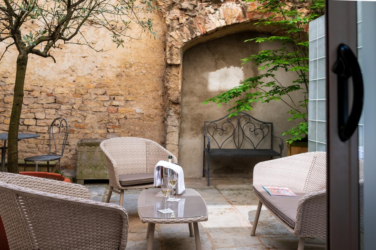 Abbaye De Maizieres Hotel Beaune  Exterior photo